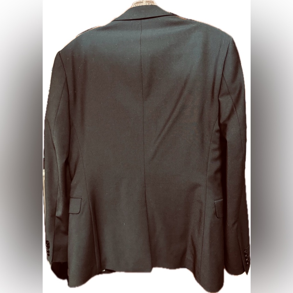 Men’s Express Black Suit
Jacket 36 slim Pant 29x30